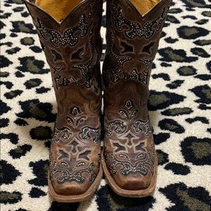 Corral boots